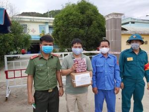 tặng quà đề kháng tashi